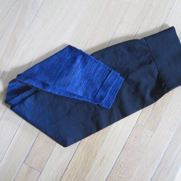 CodeFit Black and Blue Ombre Seamless 7/8 Length Legging L/XL - Picture 4 of 6